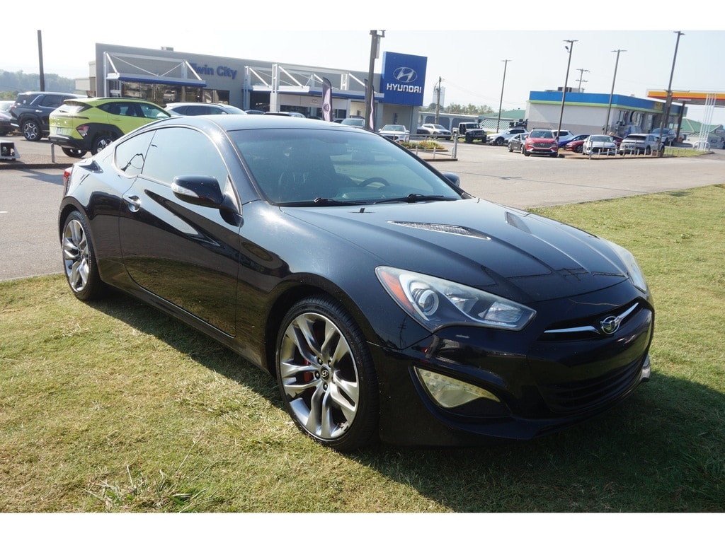 Used 2014 Hyundai Genesis Coupe R-Spec with VIN KMHHU6KJ9EU115689 for sale in Alcoa, TN