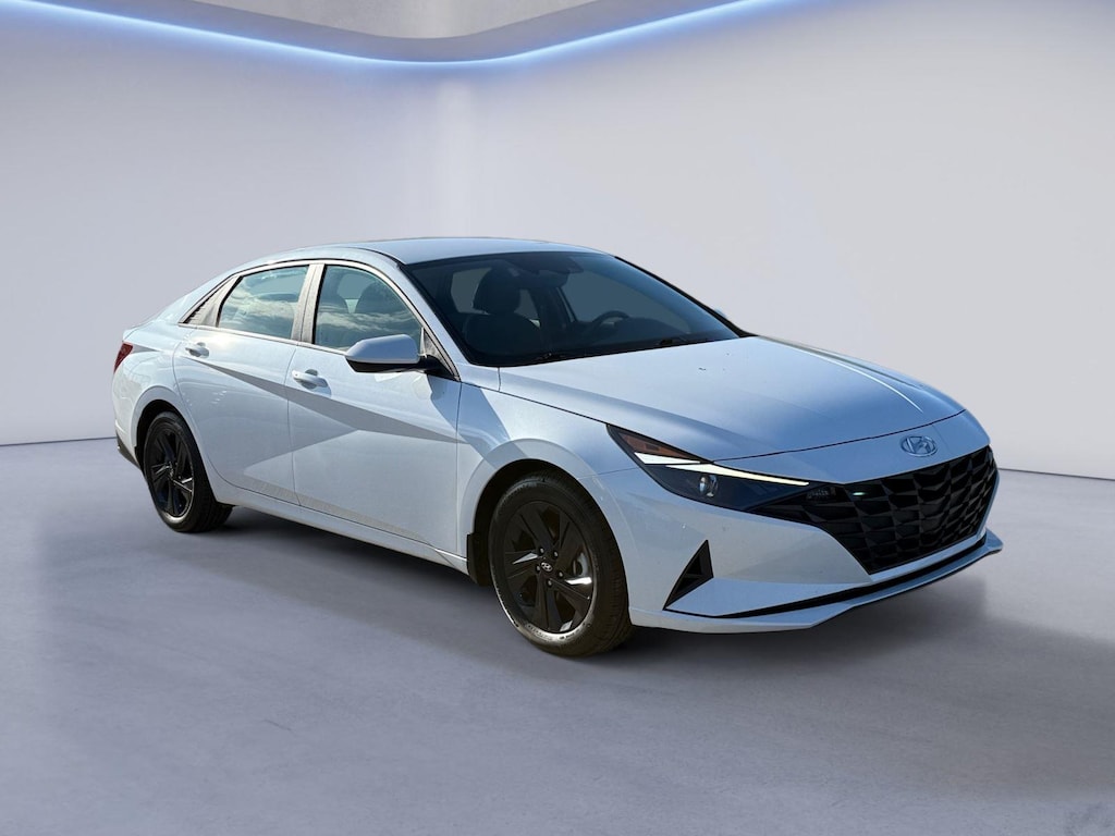 Used 2022 Hyundai Elantra SEL Sedan