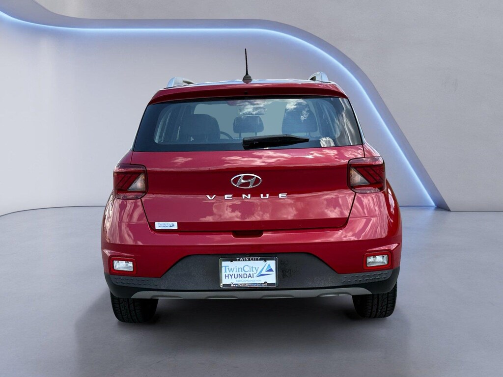 Used 2023 Hyundai Venue Limited SUV