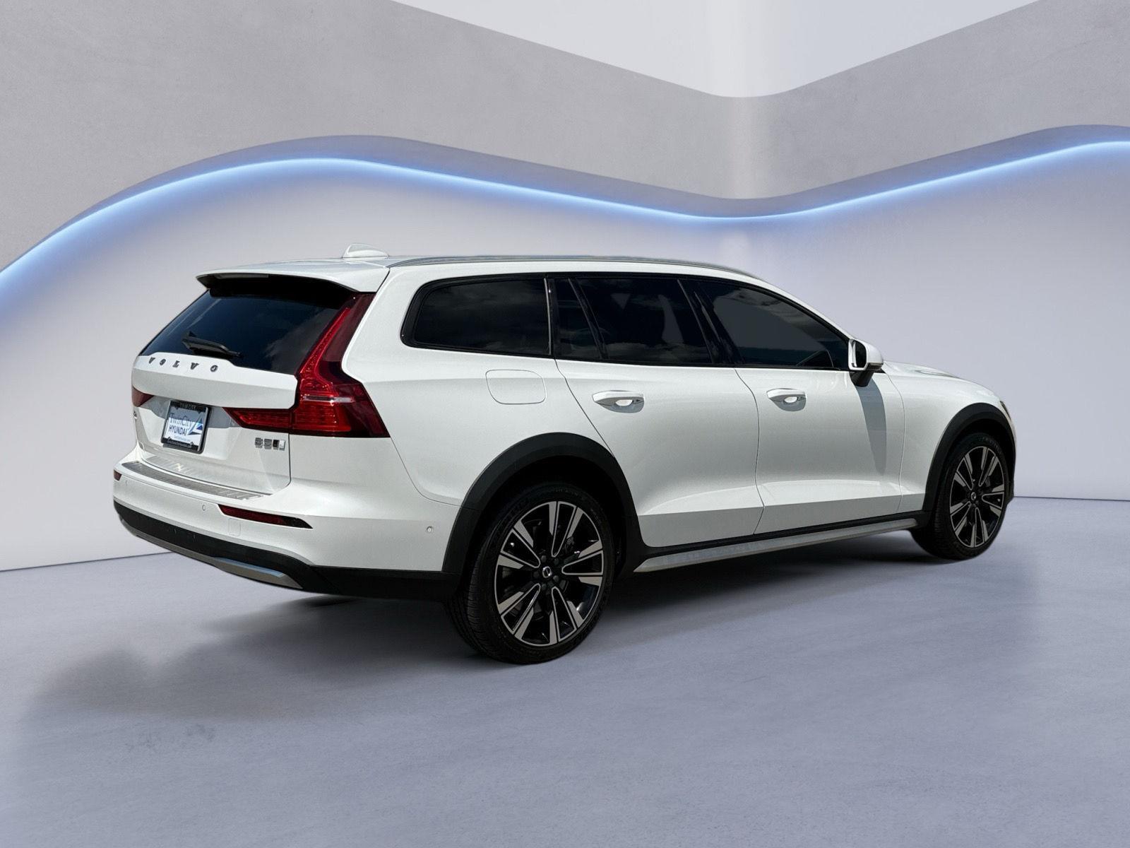 Used 2024 Volvo V60 Cross Country Ultimate Wagon