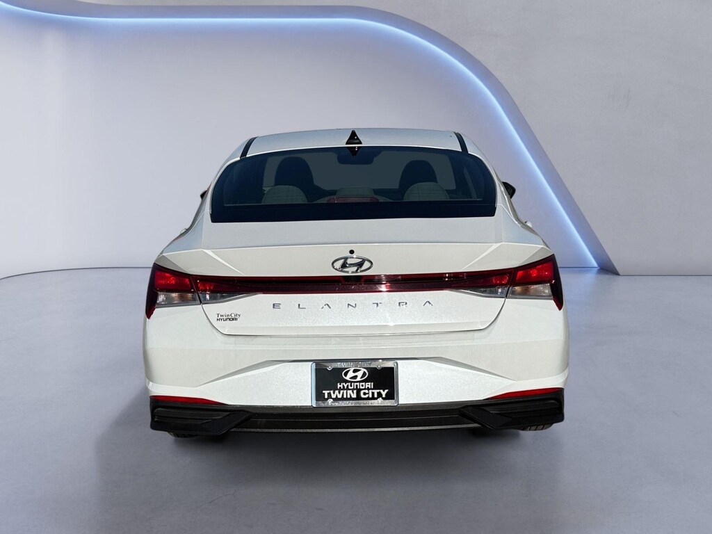 Used 2022 Hyundai Elantra SEL Sedan