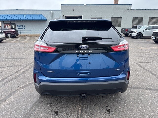 2022 Ford Edge SEL photo 3