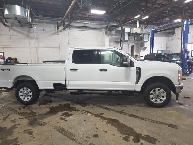 2024 Ford F-250 XLT photo 4