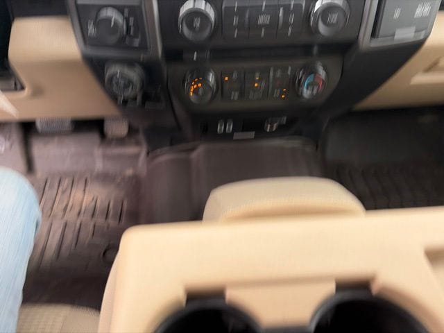 2017 Ford F-150 XLT - Photo 12