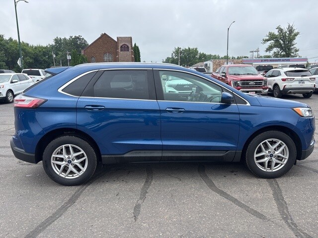 2022 Ford Edge SEL photo 4