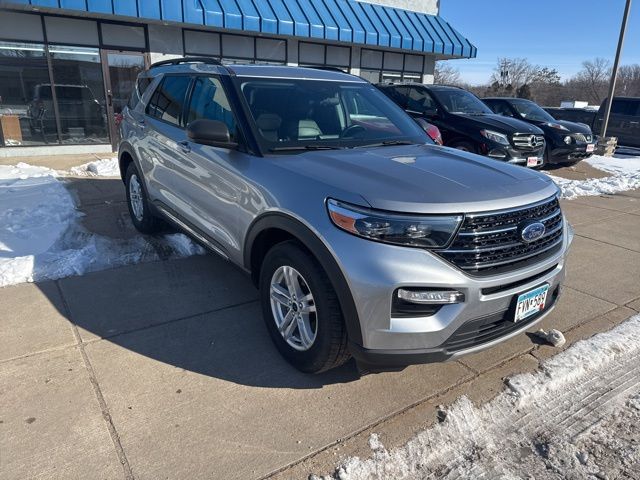 2021 Ford Explorer XLT photo 2
