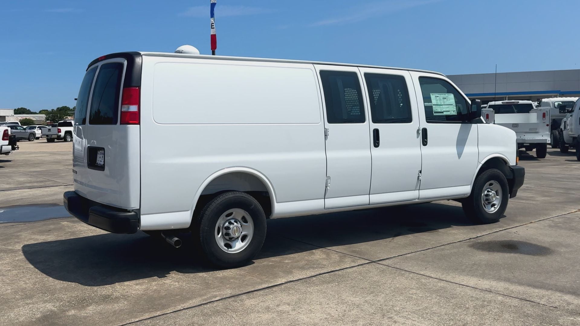 2025 Chevrolet Express Cargo Work Van - Photo 58