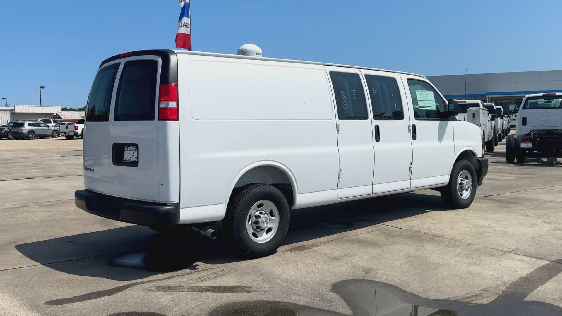 2025 Chevrolet Express Cargo Work Van - Photo 57