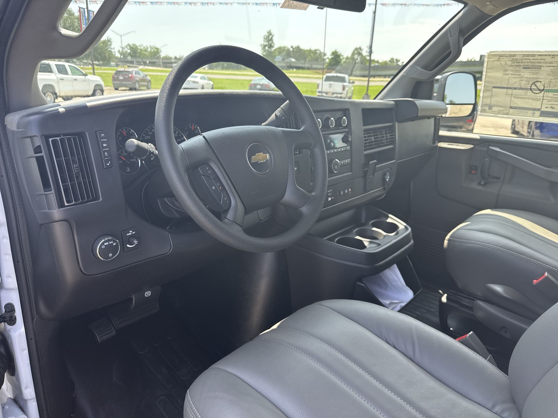 2025 Chevrolet Express Cargo Work Van - Photo 65