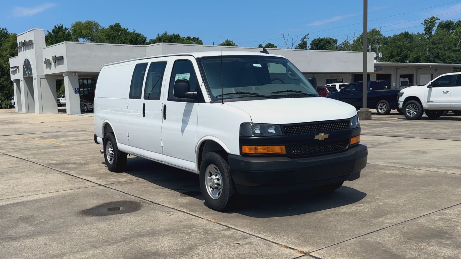 2025 Chevrolet Express Cargo Work Van - Photo 60