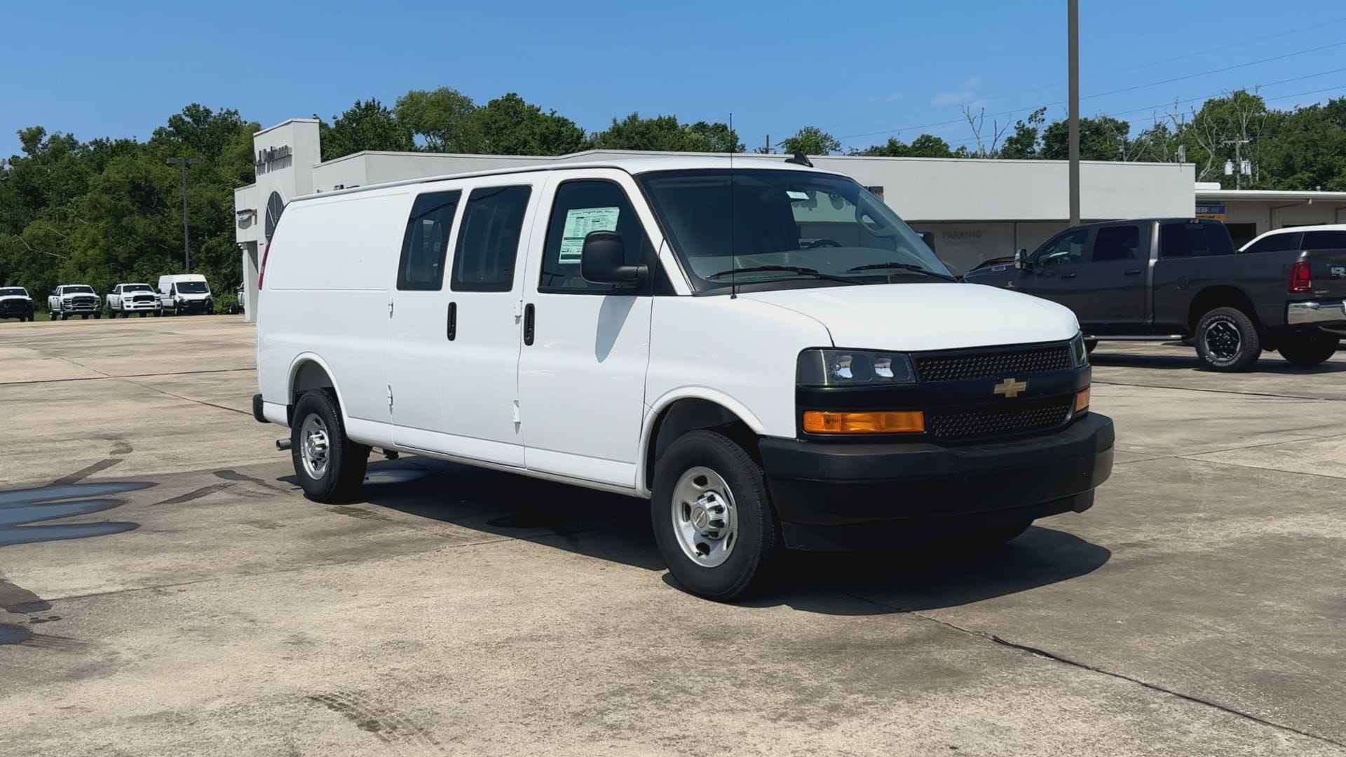 2025 Chevrolet Express Cargo Work Van - Photo 59