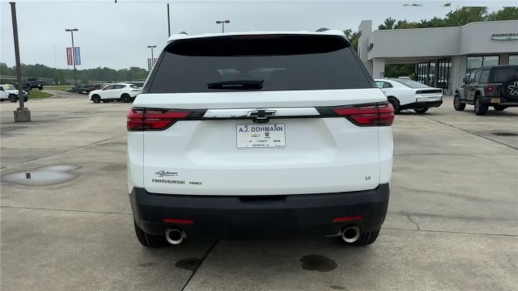 Used 2023 Chevrolet Traverse LT Cloth SUV