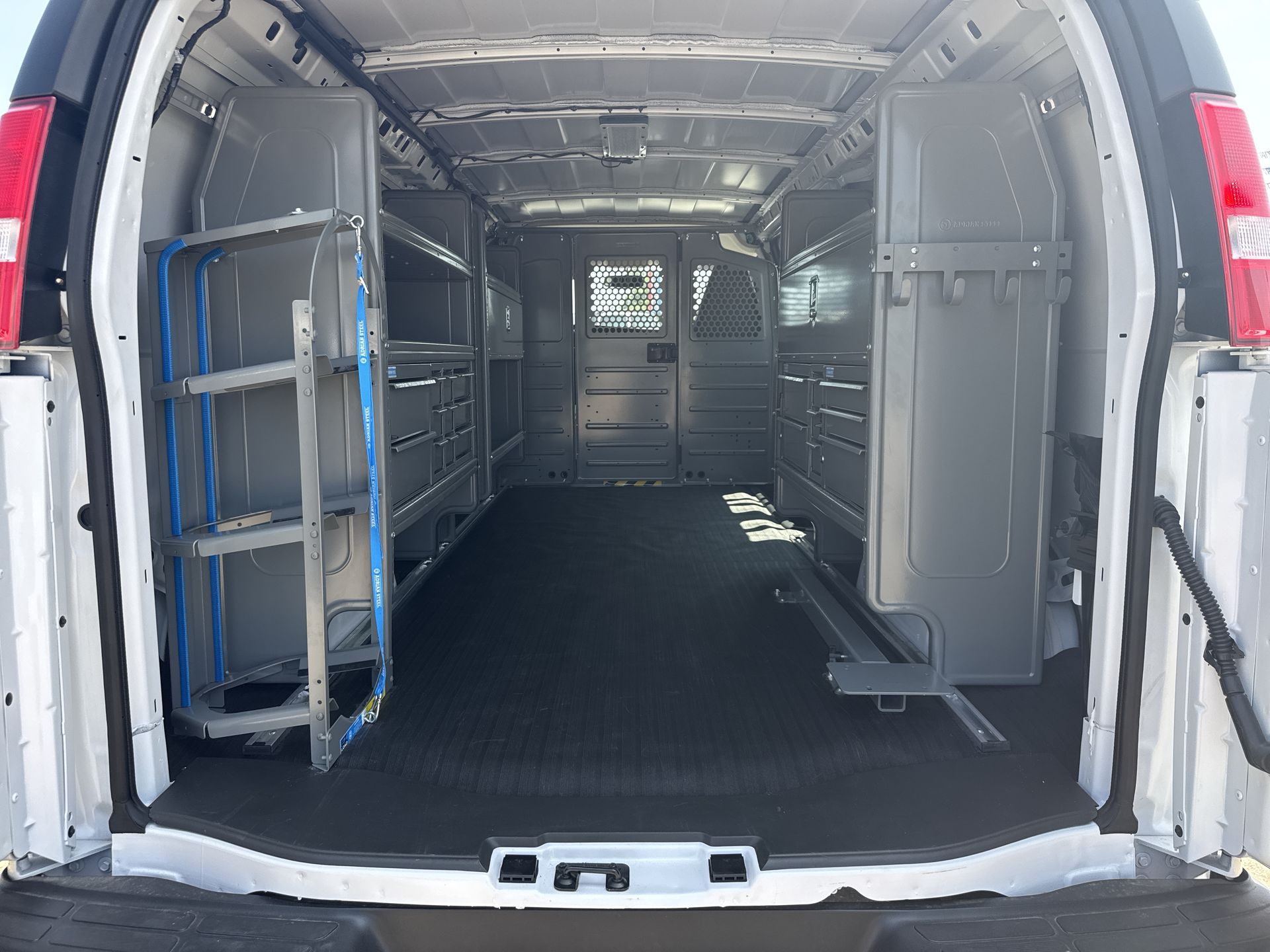 2025 Chevrolet Express Cargo Work Van - Photo 77