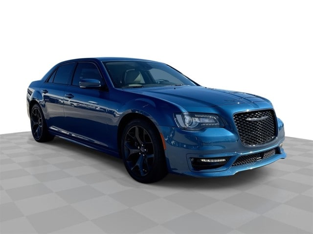 2022 Chrysler 300 Touring L's photo