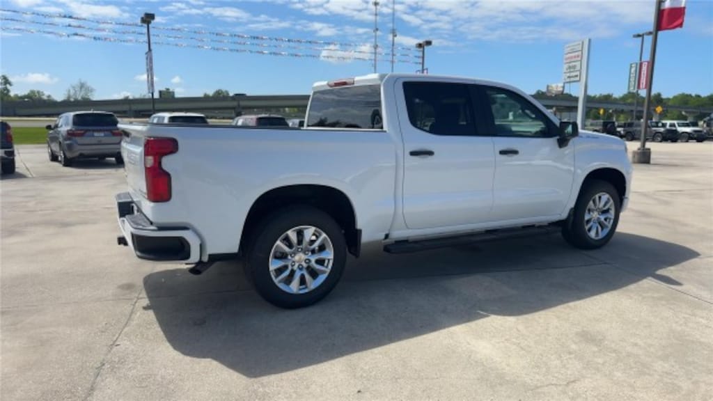 New 2026 Chevrolet Silverado 1500 Custom Truck