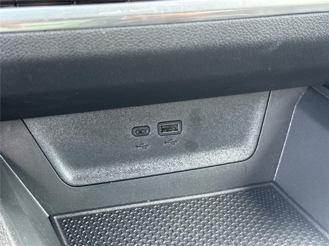 2027 Chevrolet Equinox LT - Photo 34