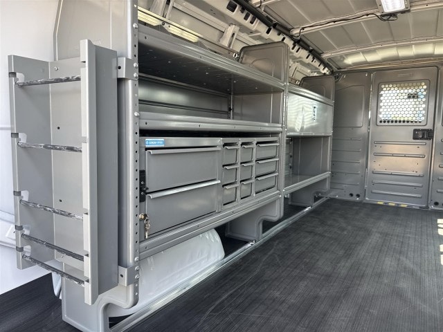 2025 Chevrolet Express Cargo Work Van - Photo 20