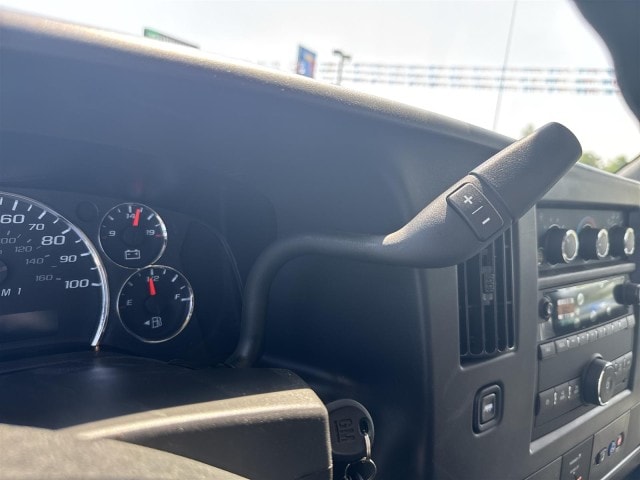 2025 Chevrolet Express Cargo Work Van - Photo 14