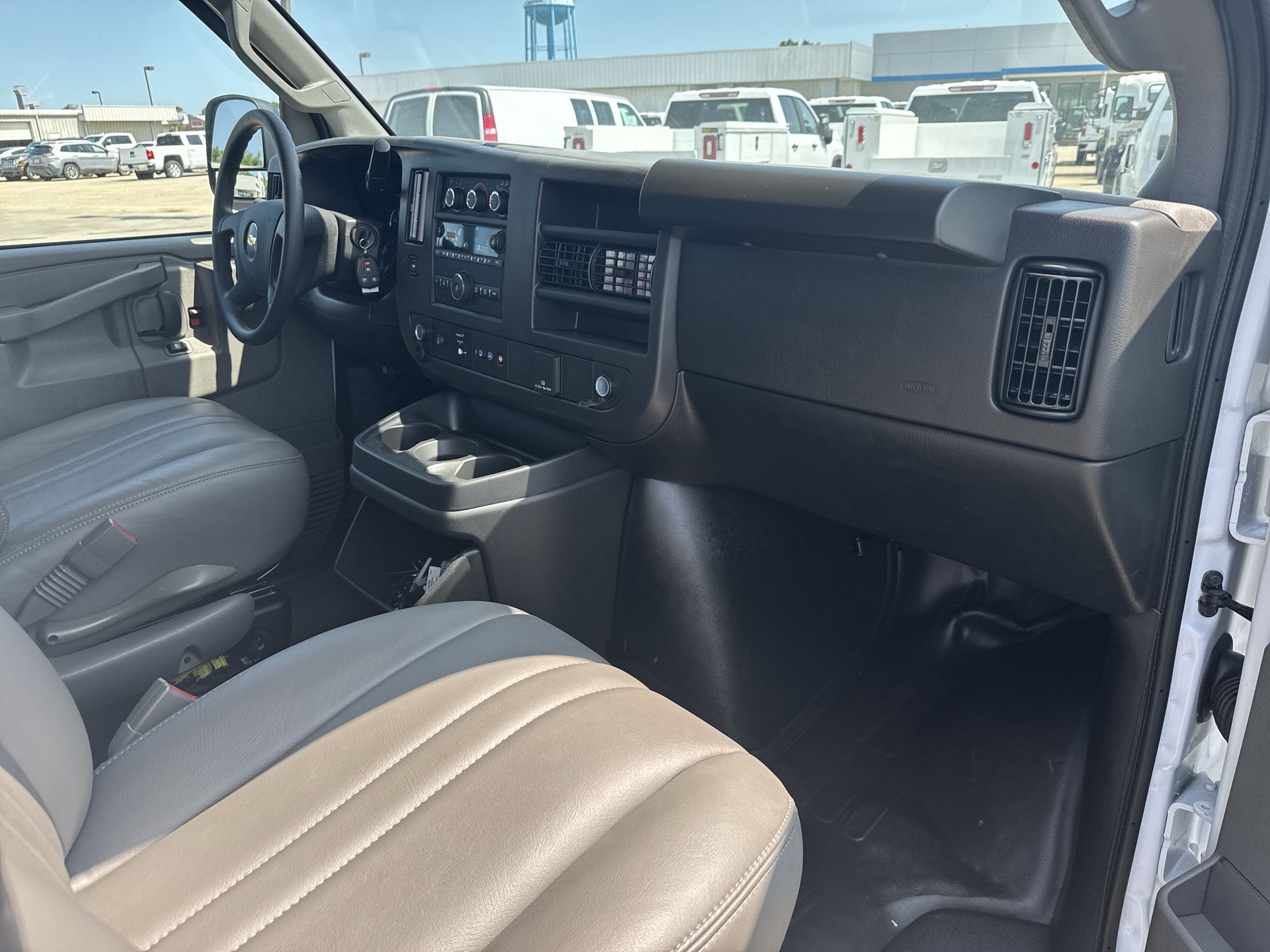 2025 Chevrolet Express Cargo Work Van - Photo 78