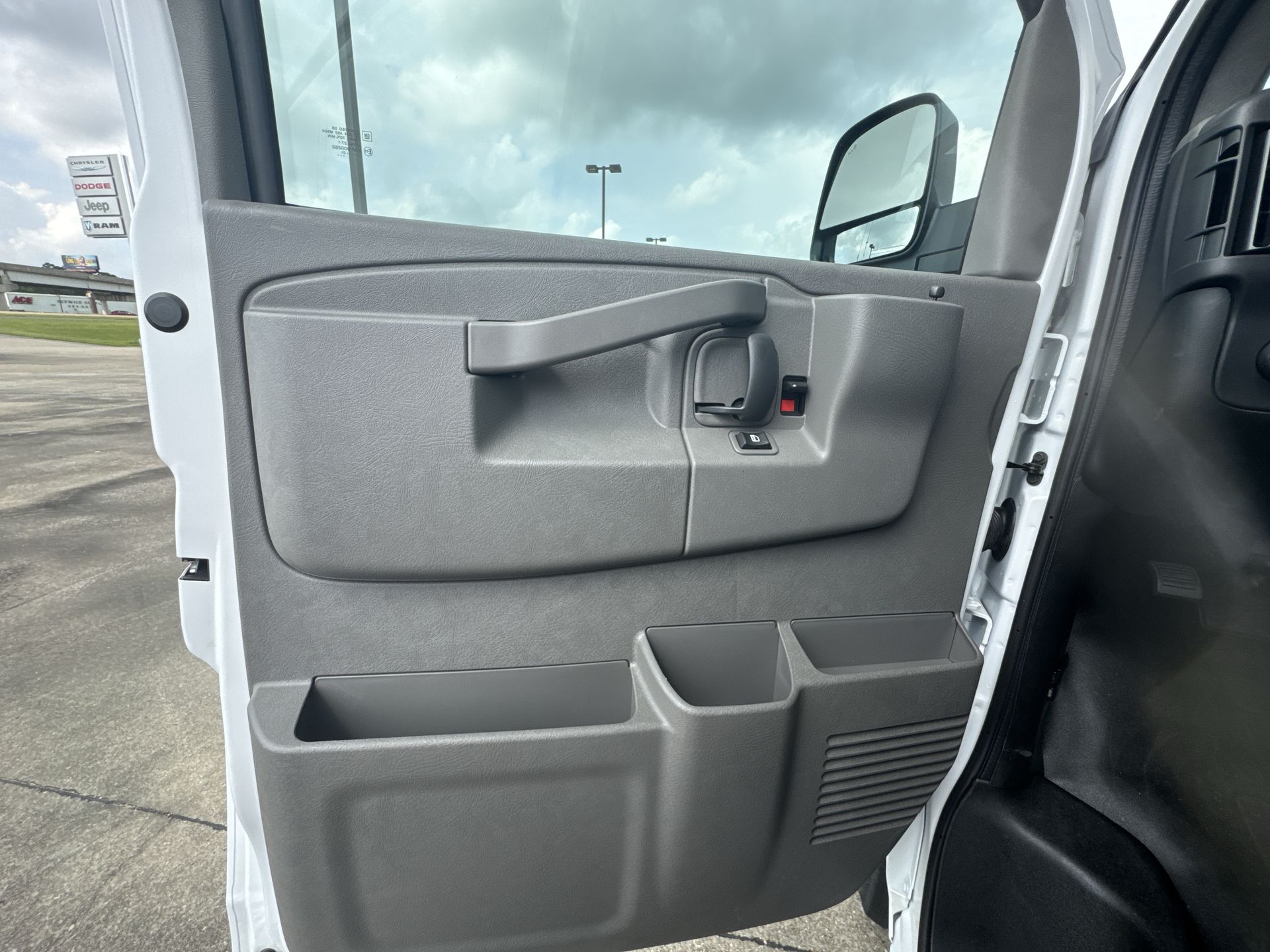 2025 Chevrolet Express Cargo Work Van - Photo 72