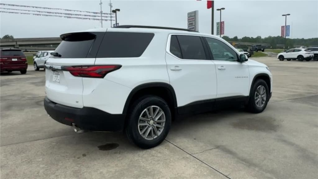 Used 2023 Chevrolet Traverse LT Cloth SUV