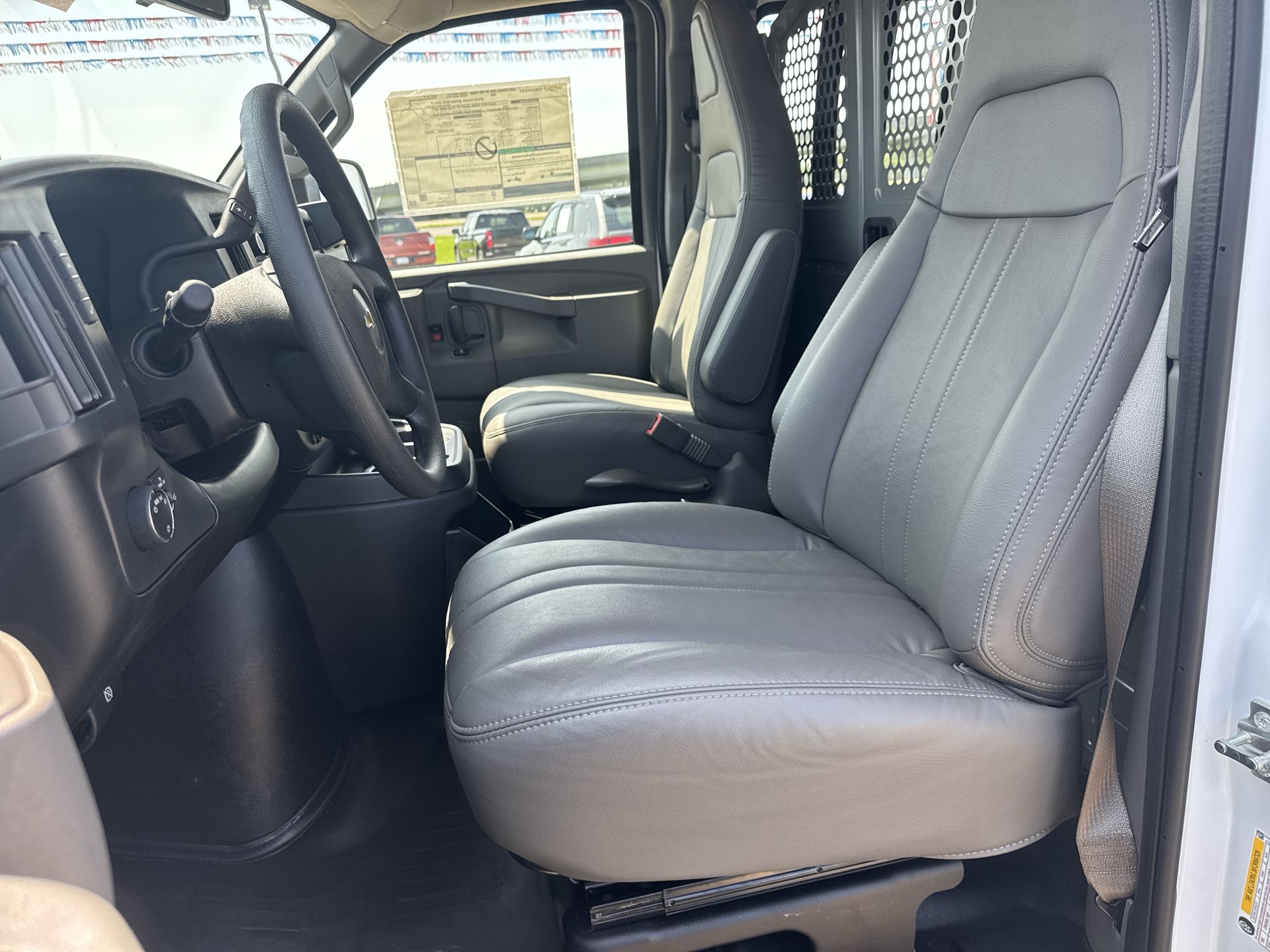 2025 Chevrolet Express Cargo Work Van - Photo 70