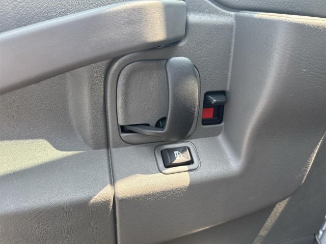 2025 Chevrolet Express Cargo Work Van - Photo 20