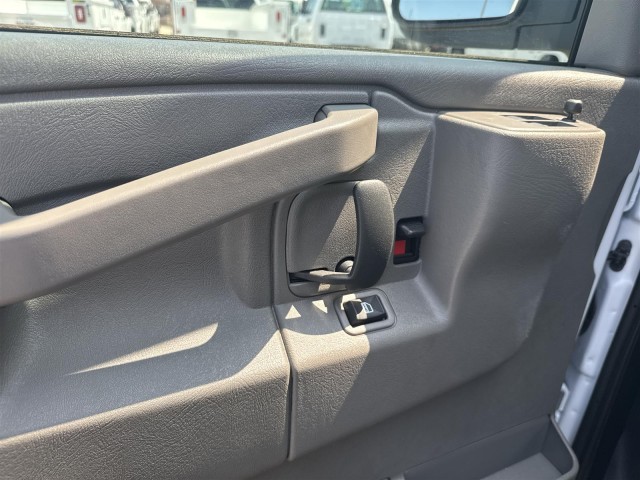 2025 Chevrolet Express Cargo Work Van - Photo 19