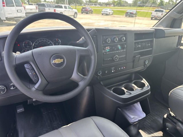 2025 Chevrolet Express Cargo Work Van - Photo 18
