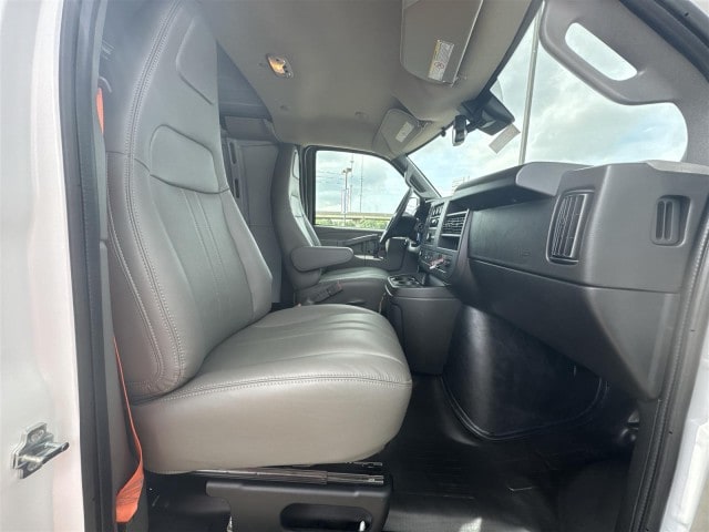 2025 Chevrolet Express Cargo Work Van - Photo 22