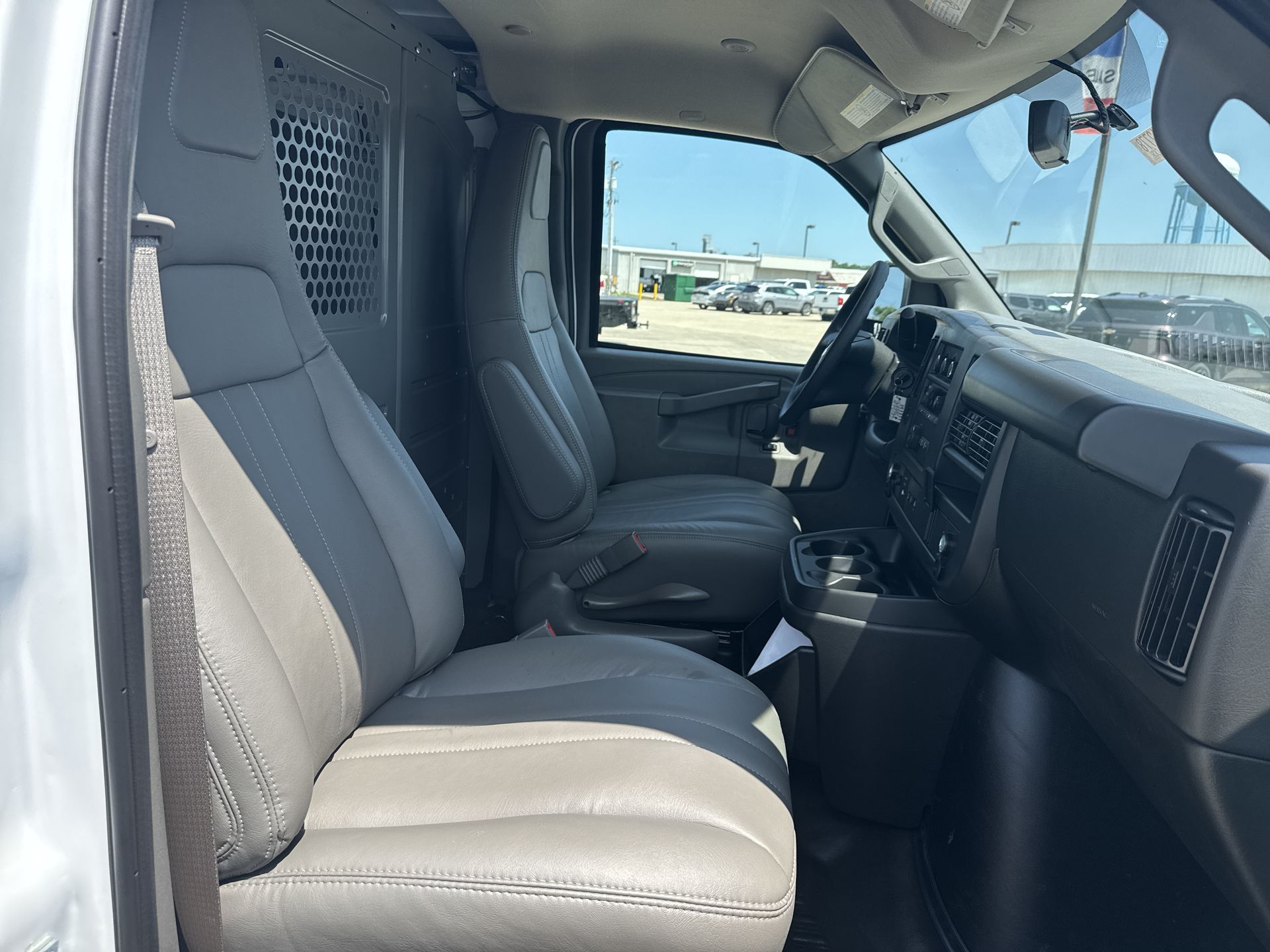 2025 Chevrolet Express Cargo Work Van - Photo 79