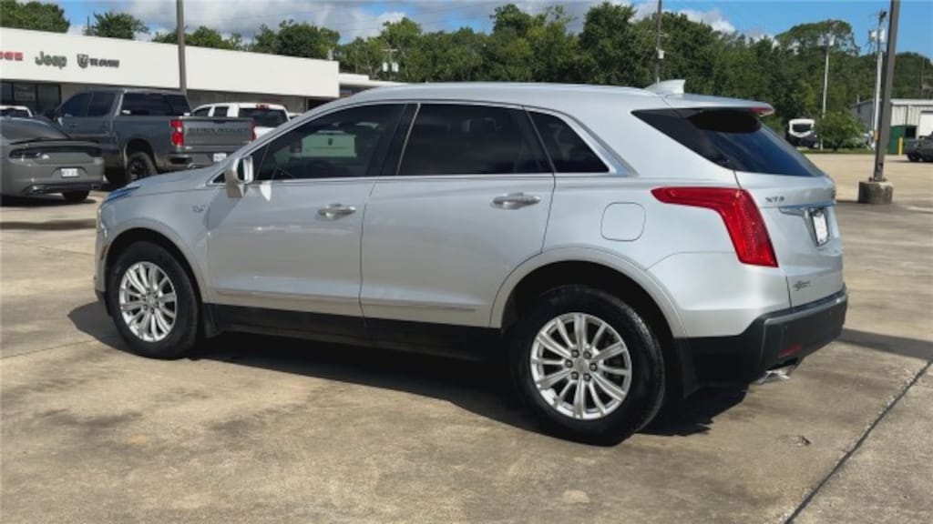 Used 2017 CADILLAC XT5 FWD SUV