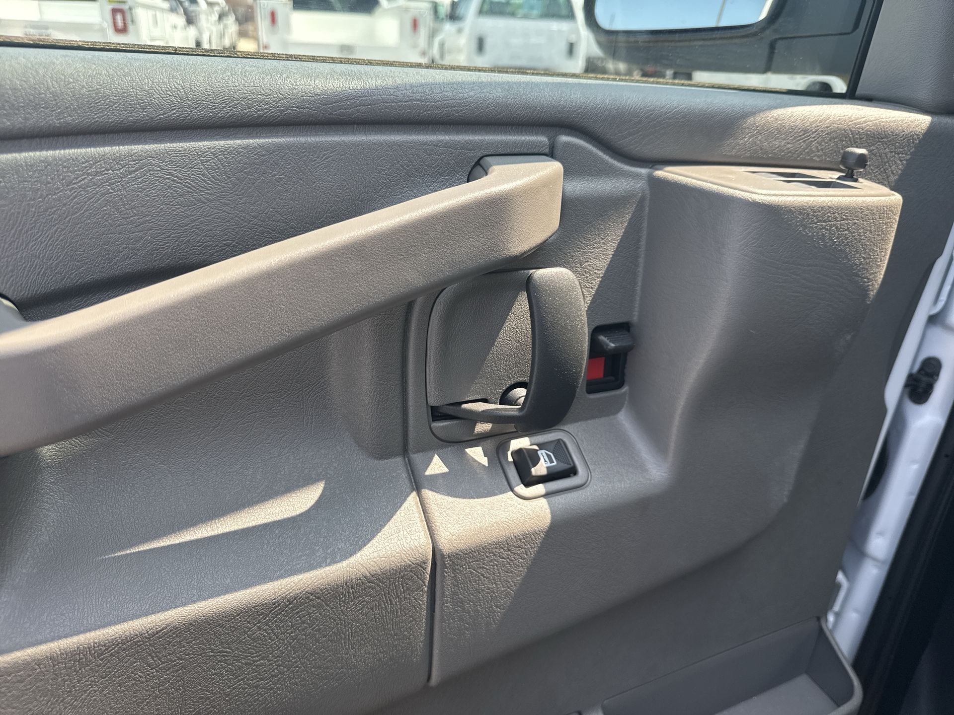 2025 Chevrolet Express Cargo Work Van - Photo 73