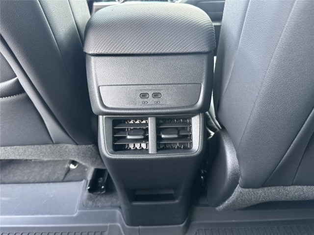 2027 Chevrolet Equinox LT - Photo 21