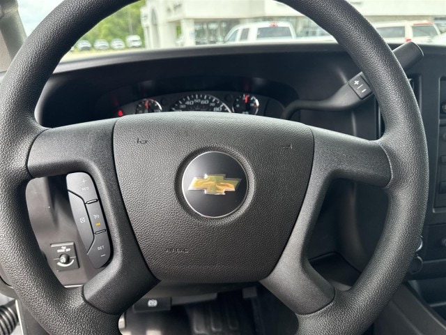 2025 Chevrolet Express Cargo Work Van - Photo 29