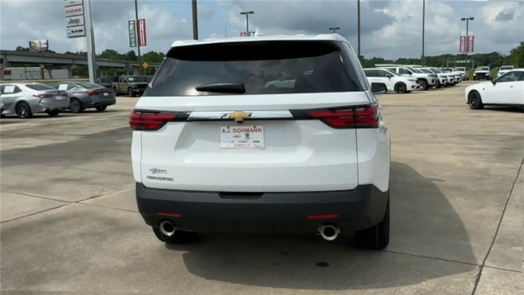 Used 2023 Chevrolet Traverse LS SUV