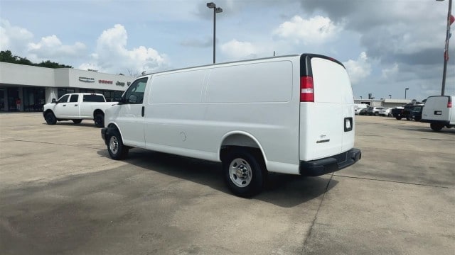 2025 Chevrolet Express Cargo Work Van - Photo 9
