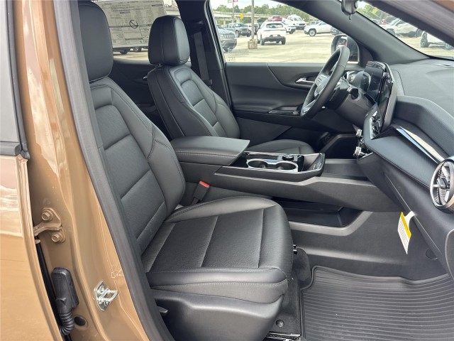 2027 Chevrolet Equinox LT - Photo 27