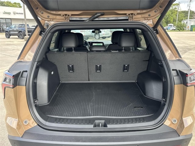 2027 Chevrolet Equinox LT - Photo 25