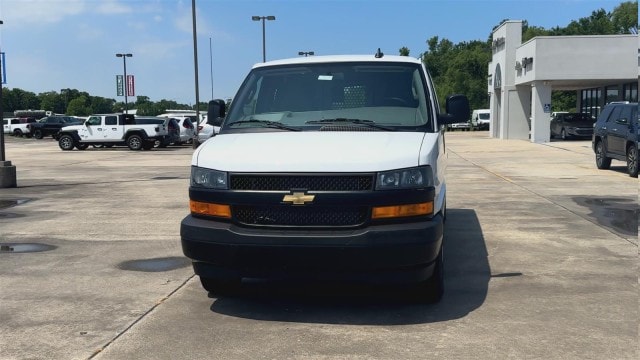 2025 Chevrolet Express Cargo Work Van - Photo 6
