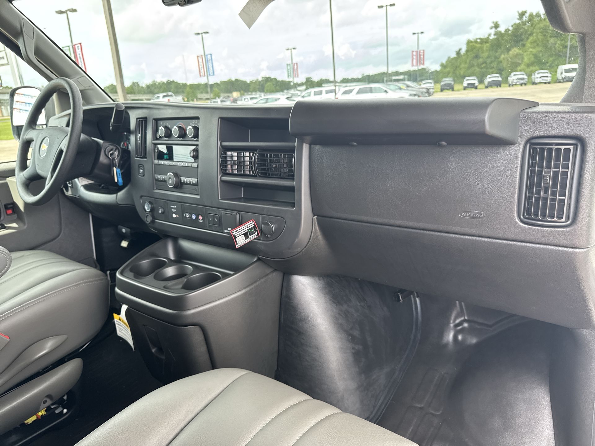 2025 Chevrolet Express Cargo Work Van - Photo 76