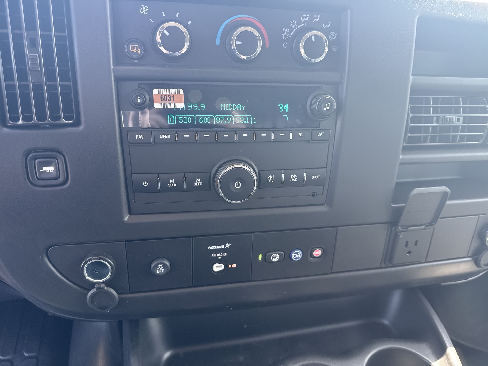 2025 Chevrolet Express Cargo Work Van - Photo 66