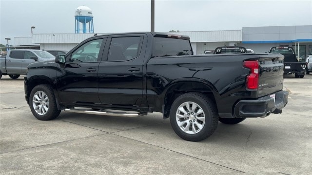 2021 Chevrolet Silverado 1500 Custom Crew Cab Short Box's photo