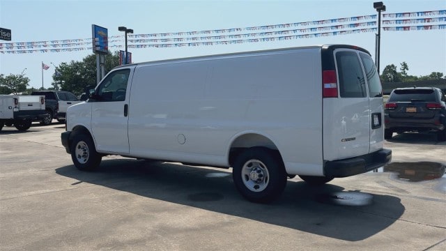2025 Chevrolet Express Cargo Work Van - Photo 9