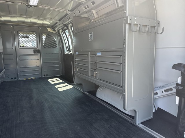 2025 Chevrolet Express Cargo Work Van - Photo 22