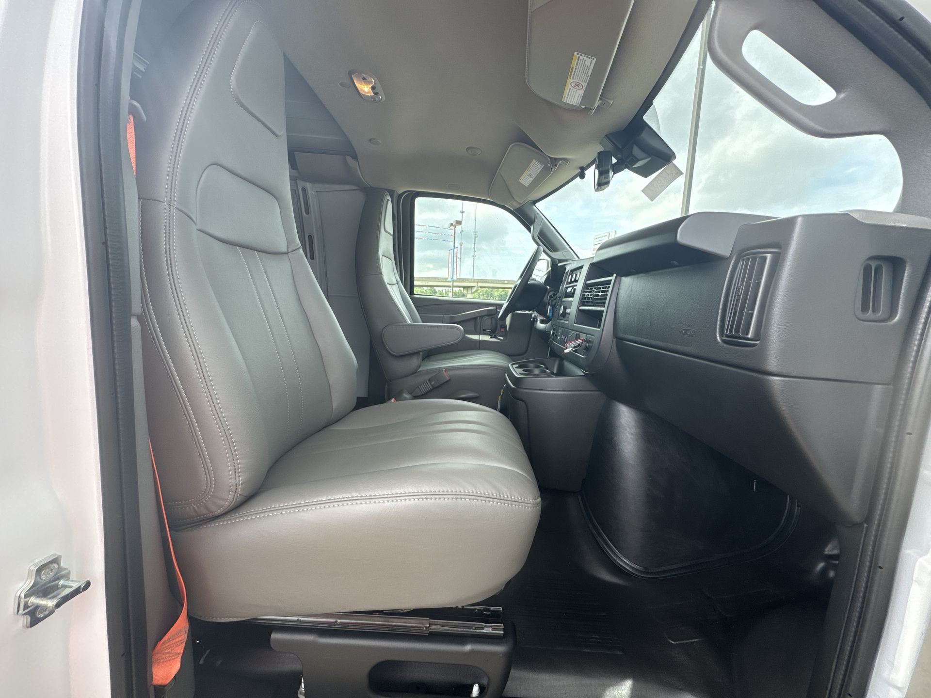 2025 Chevrolet Express Cargo Work Van - Photo 75
