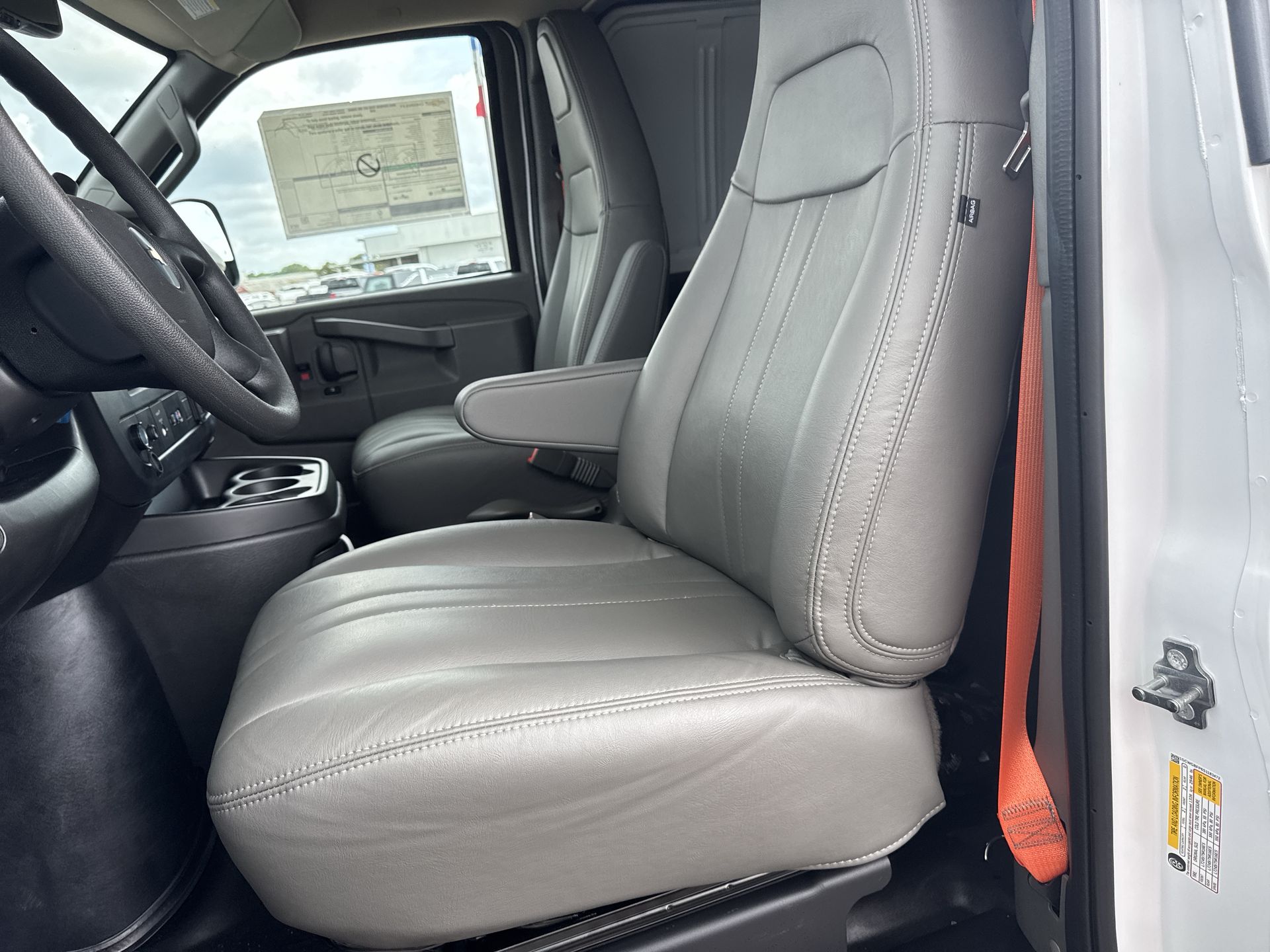 2025 Chevrolet Express Cargo Work Van - Photo 70