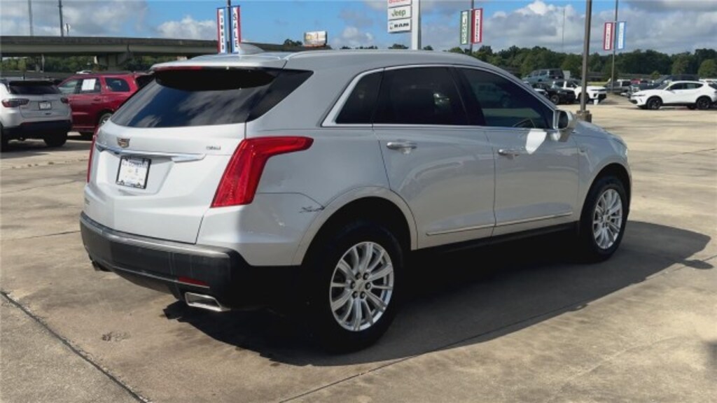 Used 2017 CADILLAC XT5 FWD SUV