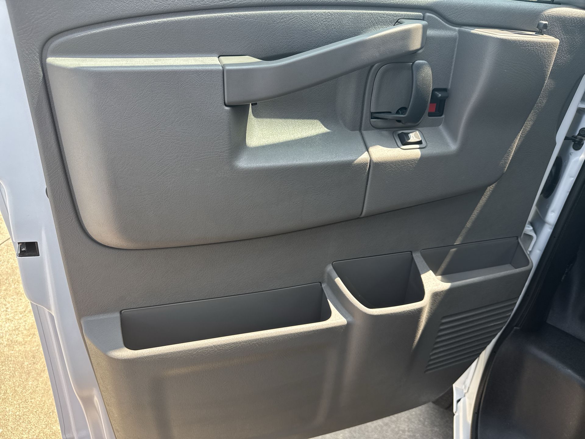 2025 Chevrolet Express Cargo Work Van - Photo 74
