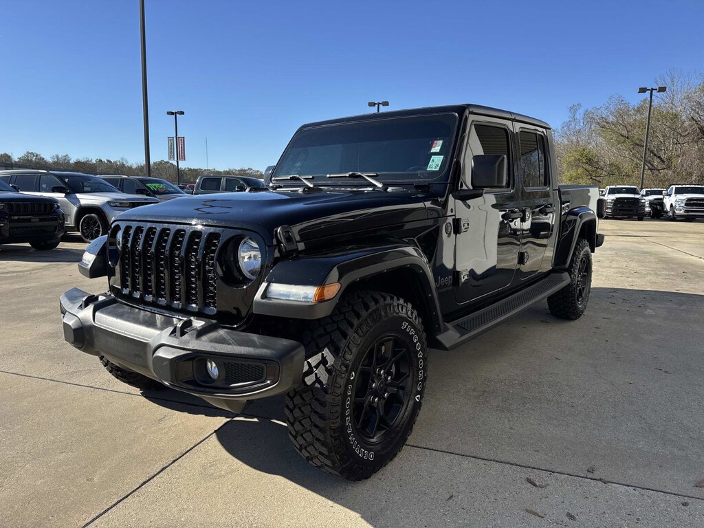 Used 2022 Jeep Gladiator Sport Truck Crew Cab